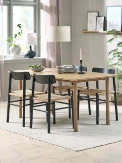ALSTED + ISLEVMesa ALSTED L160 roble natural +4 sillas ISLEV negro/natural