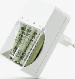 EIKCargador de pilas EIK con enchufe blanco