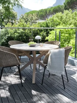 FUGLSAND + TUERNEMesa FUGLSAND Ø120 madera dura + 4 sillas TUERNE natural