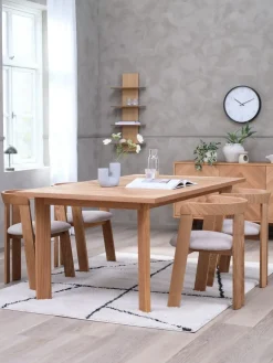 HARESKOV + BOVRUPMesa HARESKOV L200 roble natural + 4 sillas BOVRUP roble