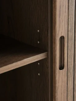 LYNGVIGAparador LYNGVIG 120cm 2 puertas persiana roble oscuro