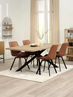 NORTOFT + HYGUMMesa NORTOFT L200 roble cálido + 4 sillas HYGUM marrón/negro