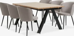 SANDBY + RISSKOVMesa SANDBY L160 roble natural + 4 sillas RISSKOV gris claro