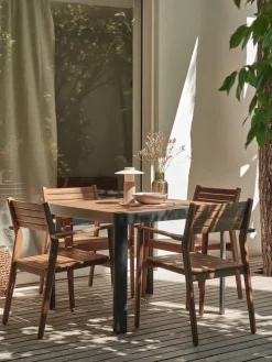 SIRDAL + HAMRAMesa SIRDAL L91 + 4 sillas HAMRA madera dura