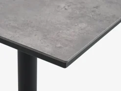TIPMOSE + MELLBYMesa TIPMOSE L70 gris + 2 sillas MELLBY negro