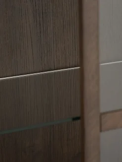 VESTERBYVitrina VESTERBY alta 2 puertas roble oscuro